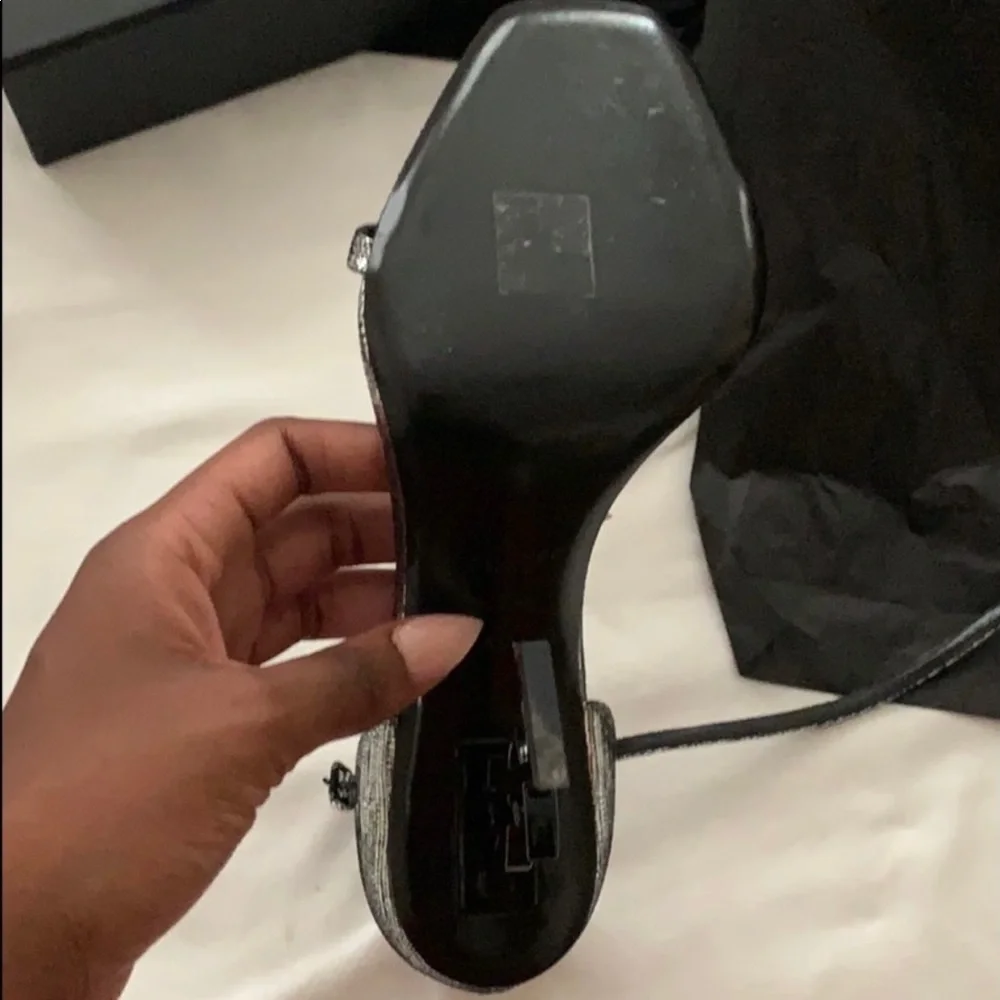 YSL HEELS LIKE NEW - Picture 5 of 5